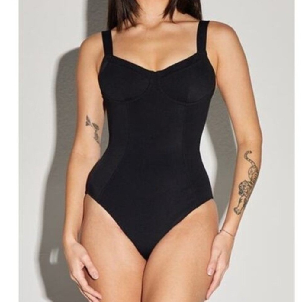 TA3 Lifty Black One Piece Swimsuit M Reg/Long Hi Cut Lifty HI Cup Underwire NEW